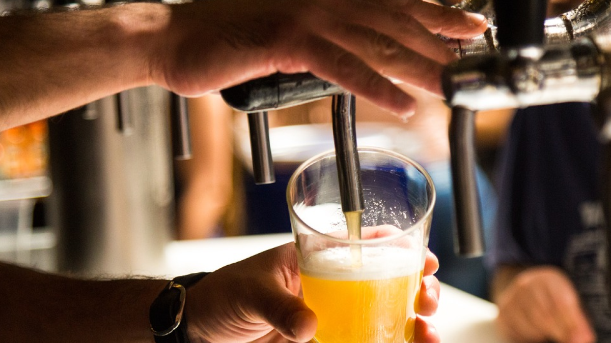 Onze locals de Cullera no serviran alcohol a clients amb símptomes d'embriaguesa