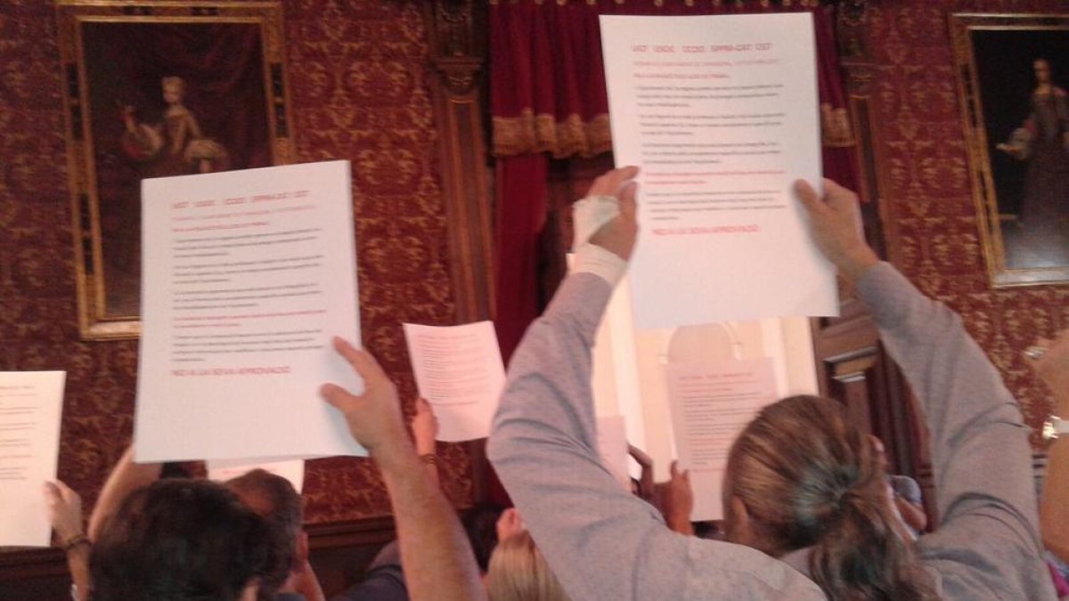 El pleno de Tarragona aprueba aumentar el sueldo a funcionarios y concejales