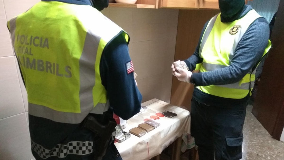 Desarticulen un grup criminal dedicat al tràfic de drogues