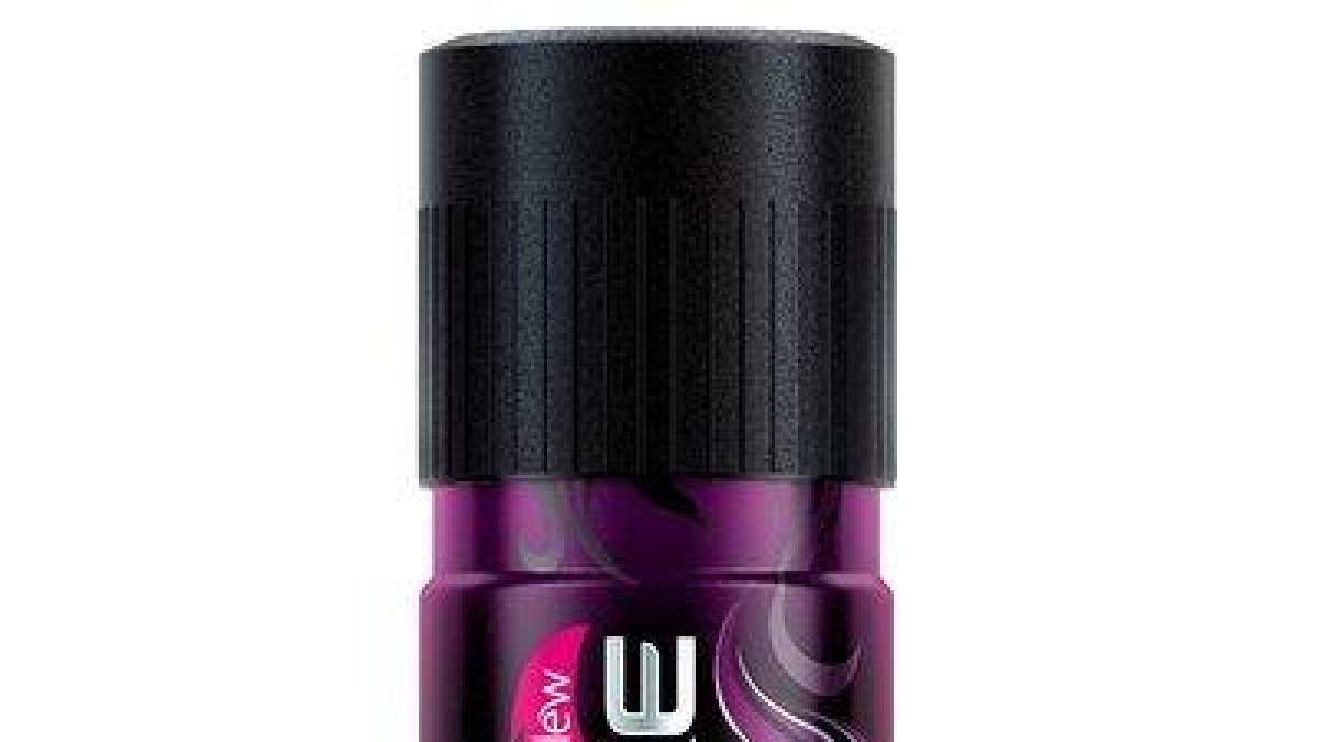 Dos desodorantes explotan y hacen caer dos paredes