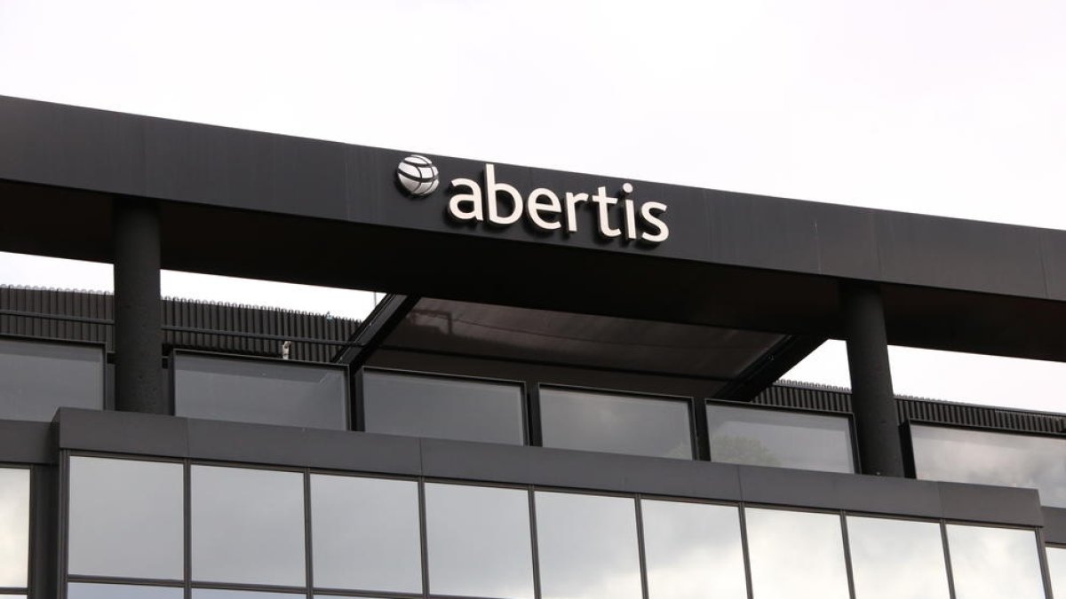 Abertis traslada temporalmente la sede social a Madrid por la «inseguridad jurídica» del país
