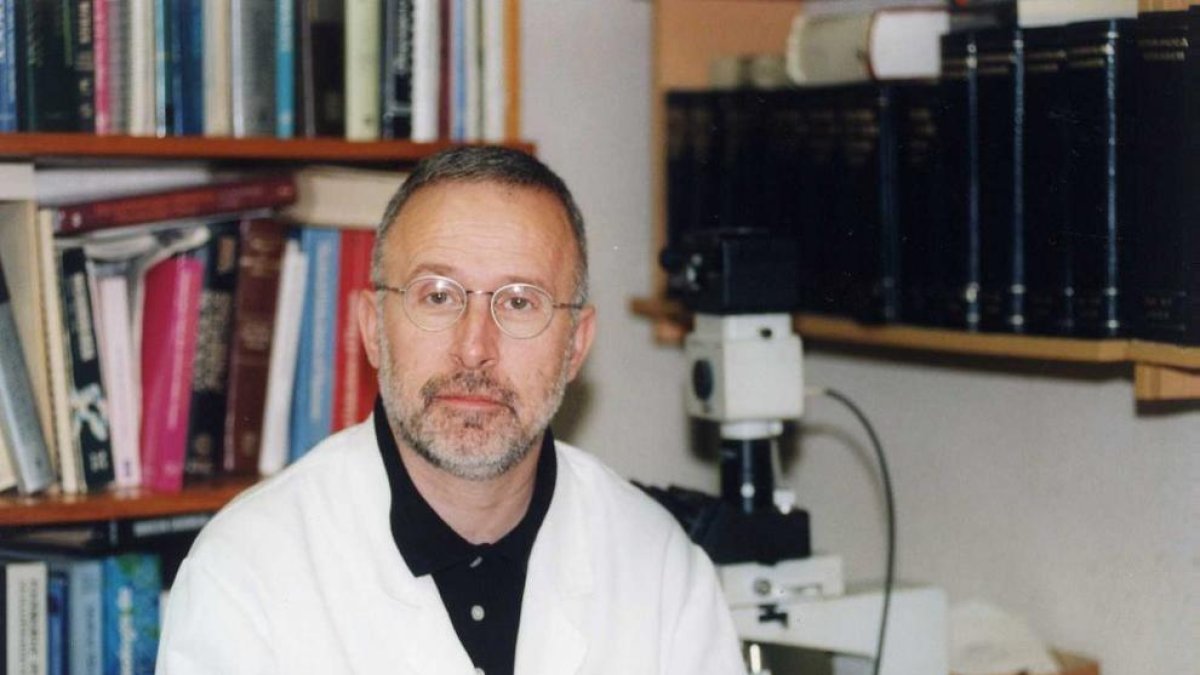 El professor Josep Guarro de la URV, membre de la Confederació Europea de Micologia Mèdica