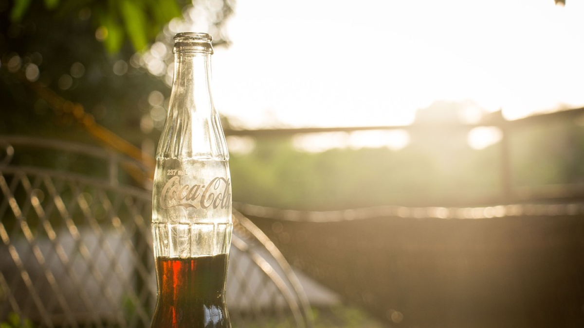 Un estudi vincula el consum de begudes 'light' amb risc d'Alzheimer