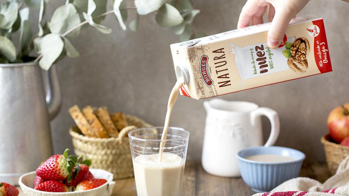 El grup Borges llança al mercat una beguda de nous