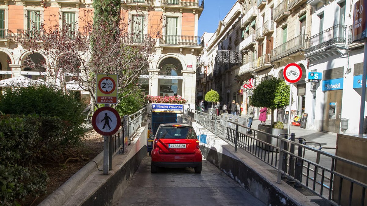 El pàrquing de la plaça Prim apujarà el preu per dia a 3,95 euros