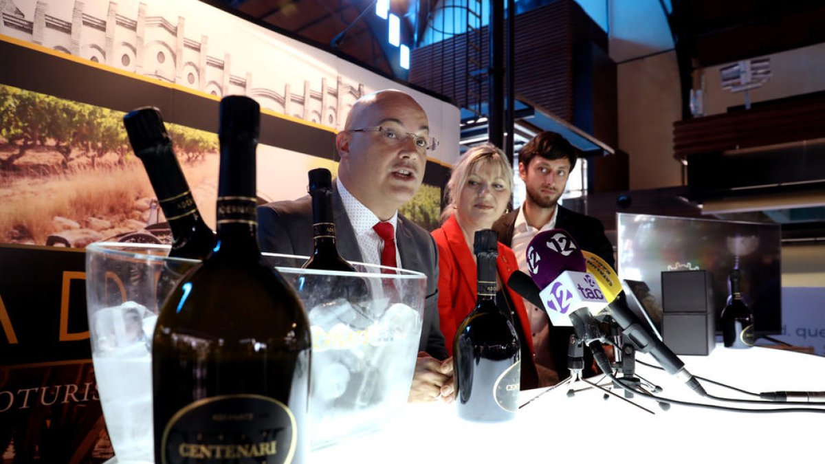 La Vinícola de Nulles viu el centenari amb visites guiades i la sisena Vinitfest
