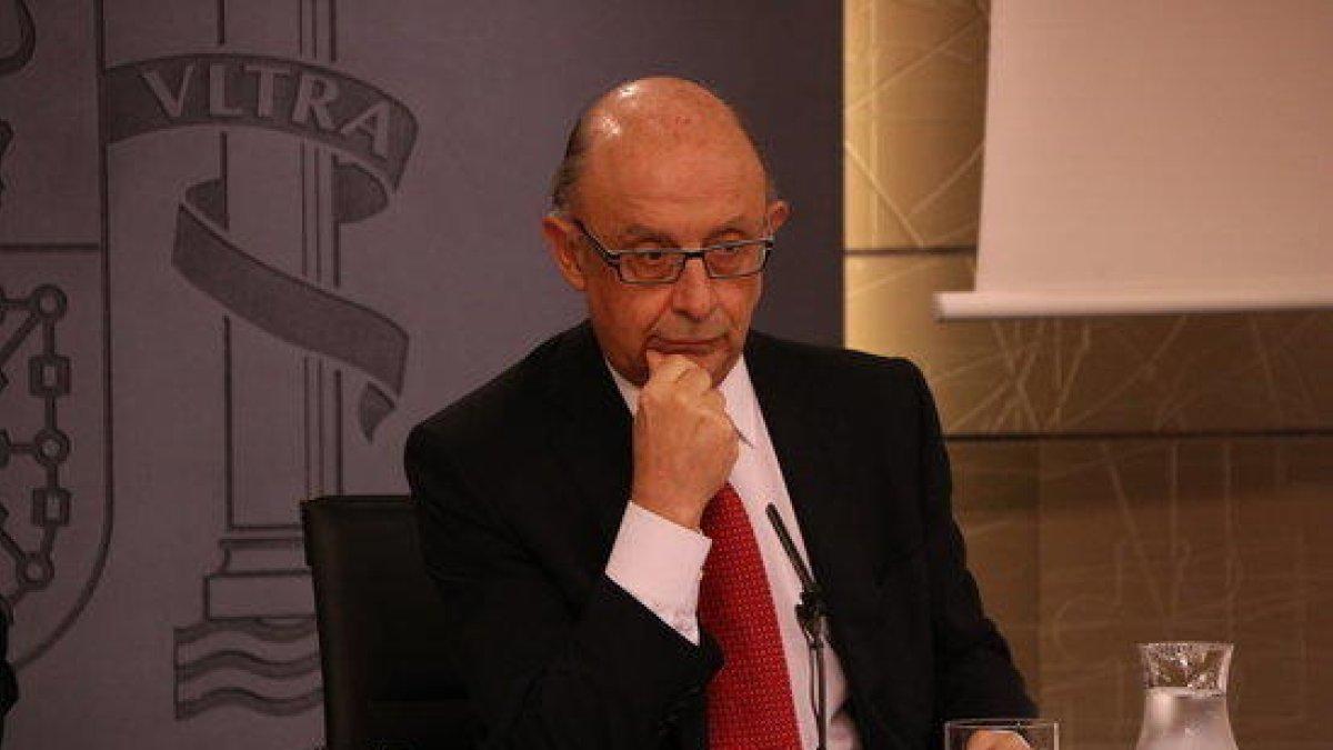 Montoro comunica la intervención total de las finanzas de la Generalitat y le retira la gestión de 4.500 millones