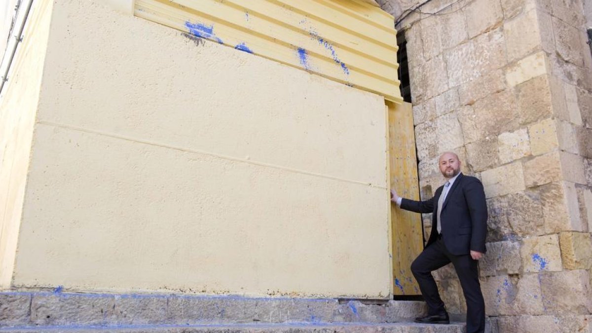 «Un día tendremos un susto por el lamentable estado de Ca l'Ardiaca»