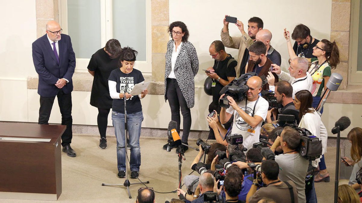 La CUP demana al Govern un límit en el període de negociacions i proposa que sigui d'un mes