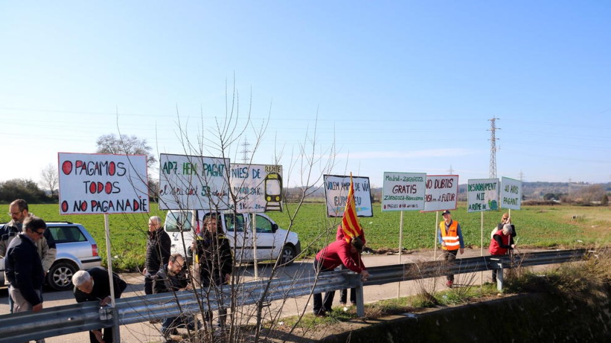 Els afectats per la N-340 ratifiquen la gratuïtat de l'AP-7 com a objectiu comú