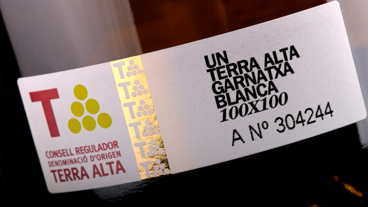 La Guía Peñín anima la DON Terra Alta a profundizar en los vinos de garnacha blanca envejecidos, «poco ortodoxos e inusuales»