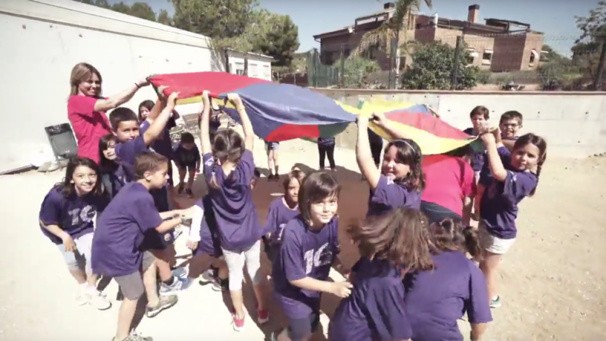 L'Escola l'Arrabassada celebra el seu 10è aniversari amb un lipdub