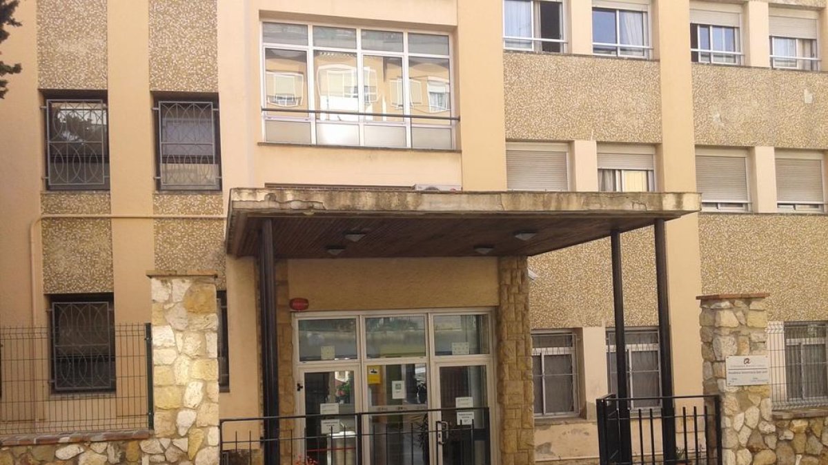 «Los estudiantes de la Residencia Sant Jordi hacen ruido y no nos dejan dormir»