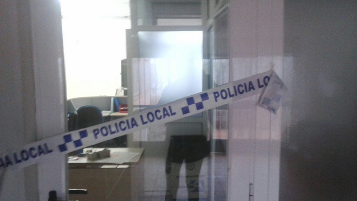 Actos vandálicos en la piscina de Torredembarra