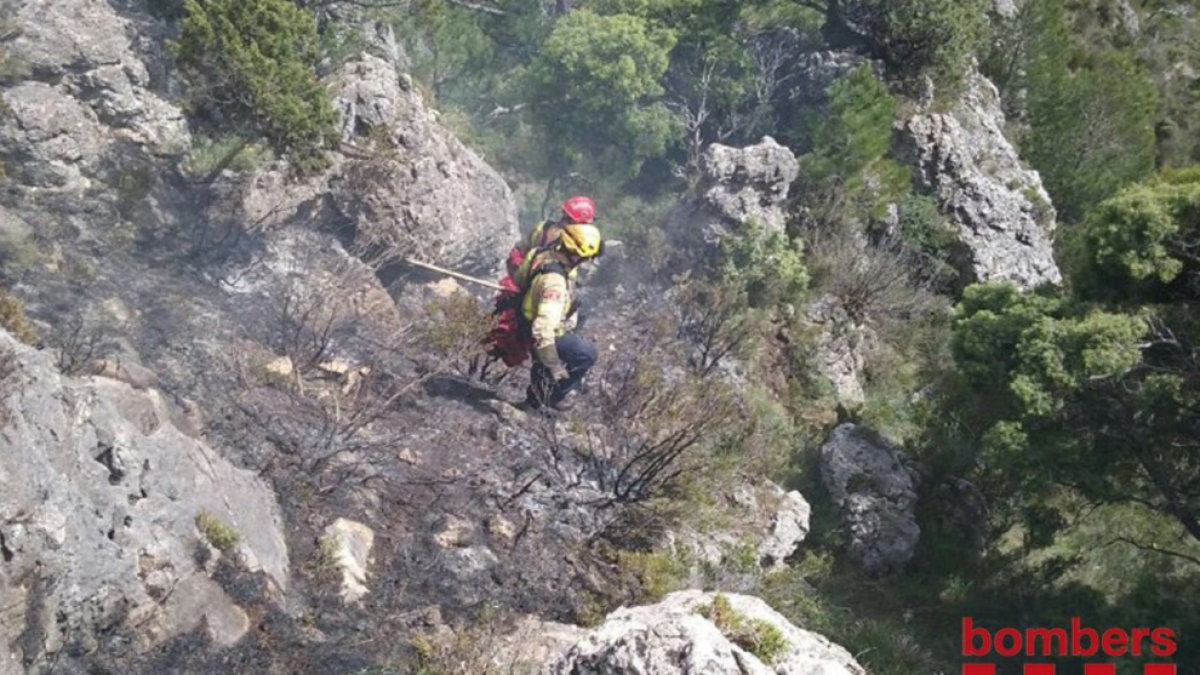 Ensurt als Ports per un petit incendi forestal al Mas de Barberans