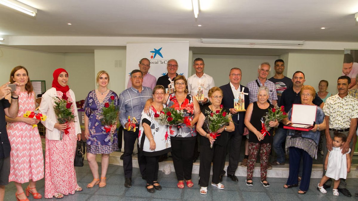 Sant Josep Obrer homenajea «a los que han creído en el barrio y lo han hecho mejorar»