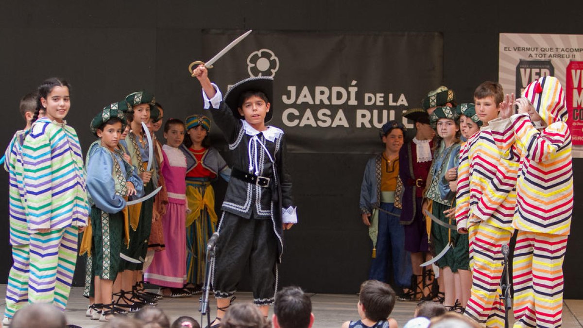 El Ball de Marcos Vicente añade una historia de piratas a la fiesta