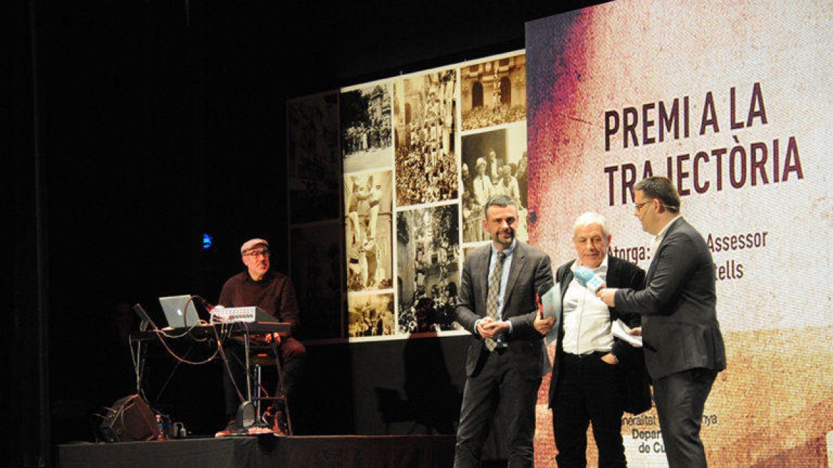 L'11a Nit de Castells premia el duel entre la Vella i els Verds, la colla xinesa i la plaça de la Font