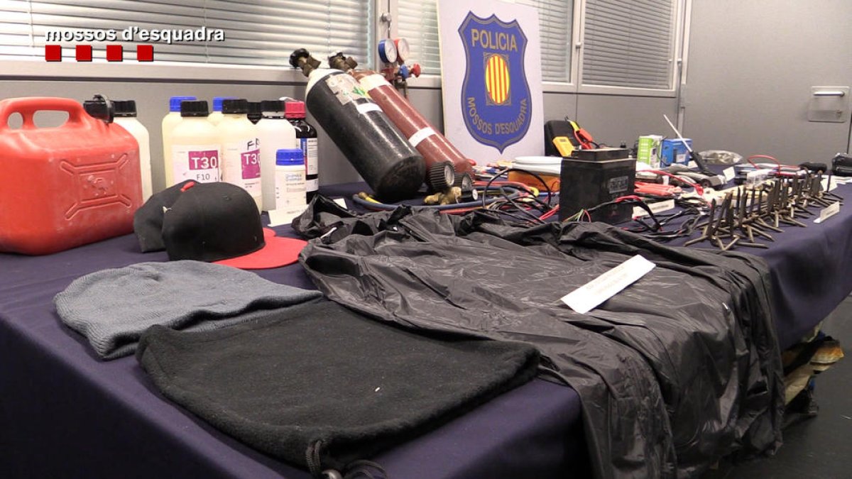 Desmantellen una banda establerta a Gandesa que robava caixers després de fer-los explotar