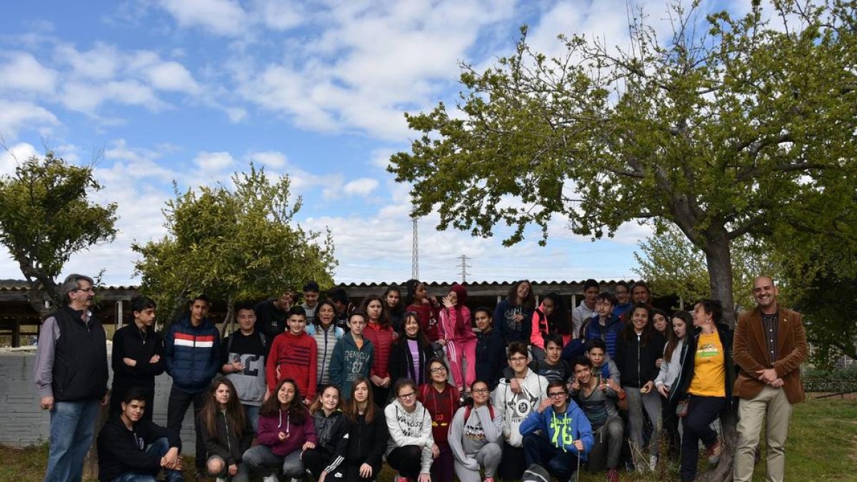 Alumnos de los institutos de la Torre inician las primeras actividades de la Fiesta del Árbol