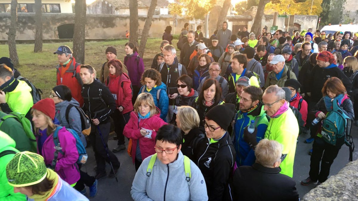 La 6ª Marcha de los Castillos del Bajo Gaià reúne a 500 participantes de toda Cataluña