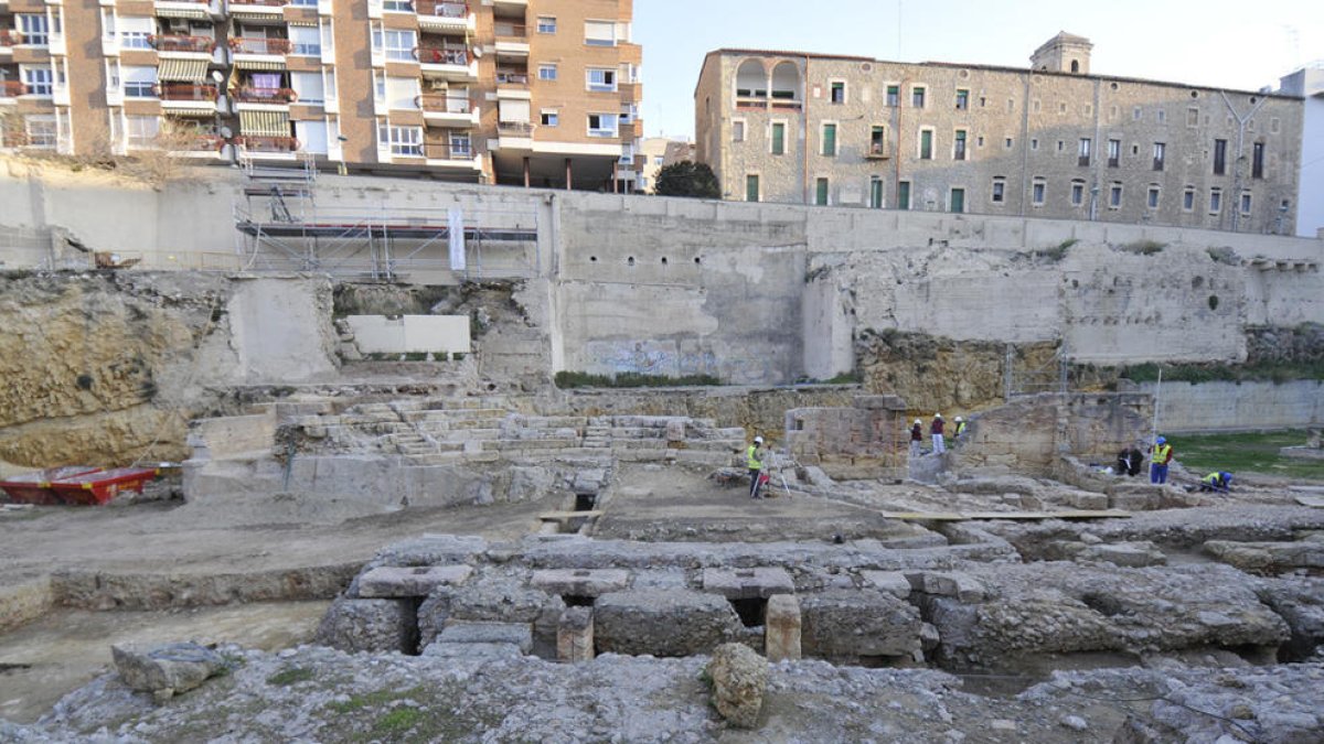 Encuentran estructuras previas al teatro romano de Tarragona durante las excavaciones