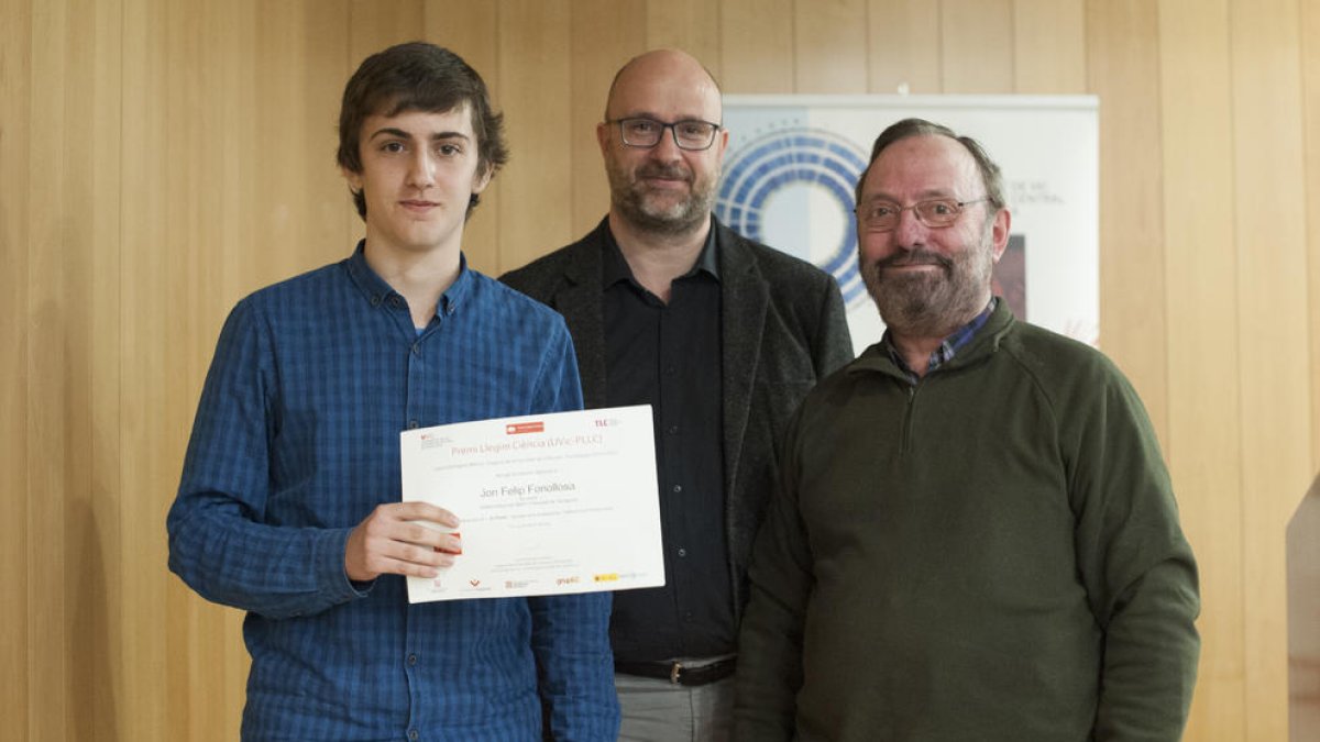 Dos alumnes del Martí Franquès, guardonats en el Premi Llegim Ciència
