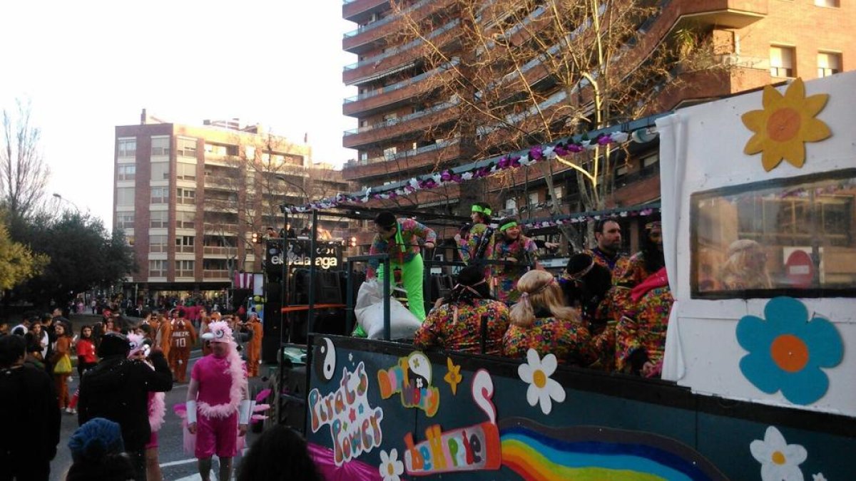 Reus embogeix amb la Rua de Lluïment