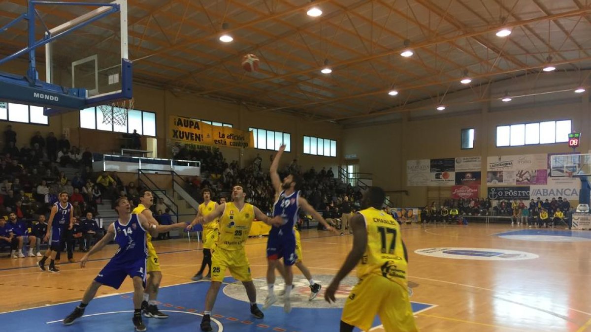 Massa Cambados per al CBT