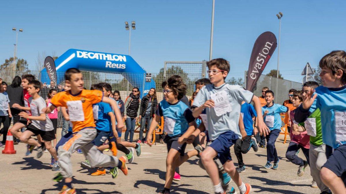 La Escuela La Vitxeta celebra su III Cross solidario con el Banco de Alimentos