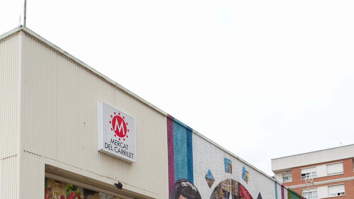 El Ayuntamiento reformulará antes del 2019 el modelo del Mercat del Carrilet