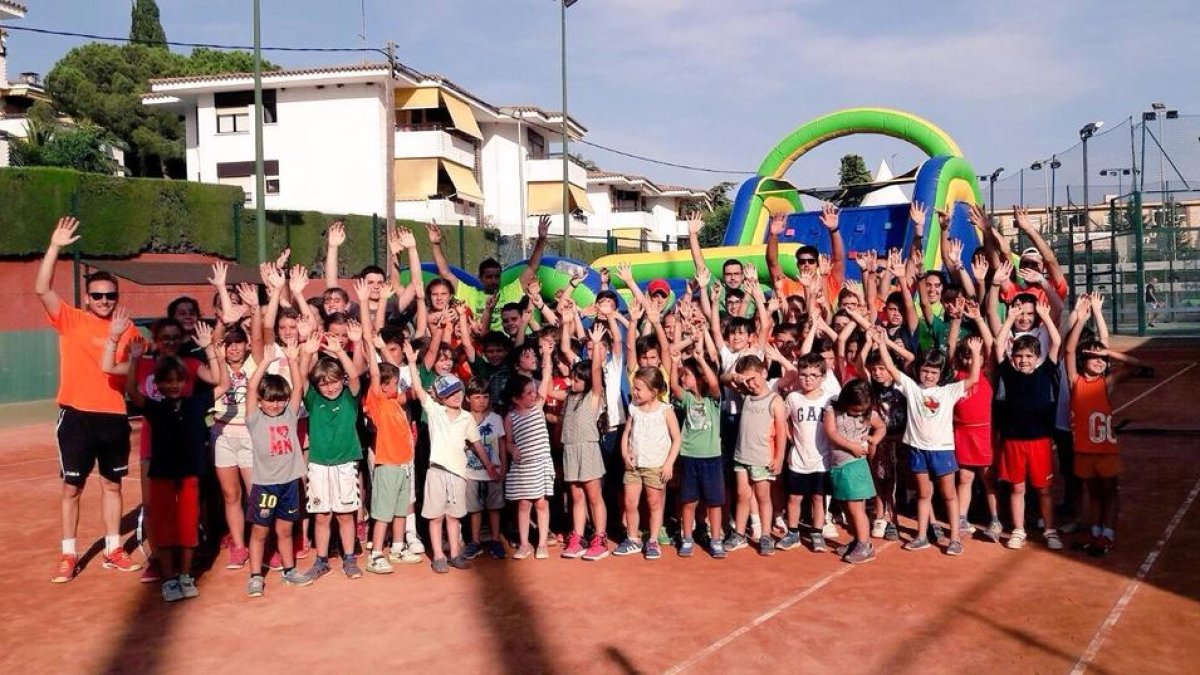 Más de 100 personas en la fiesta de clausura de las Escuelas de Tenis y Pádel de TennisPark