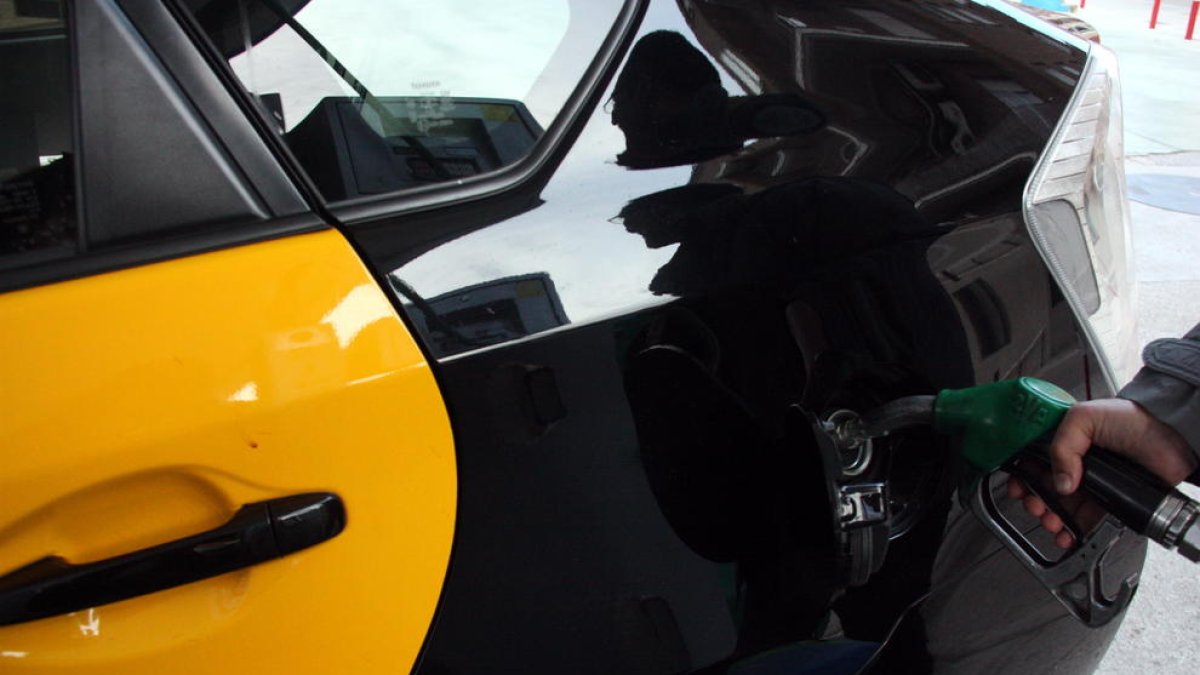 Detingut un taxista acusat d'abusar sexualment de cinc clientes