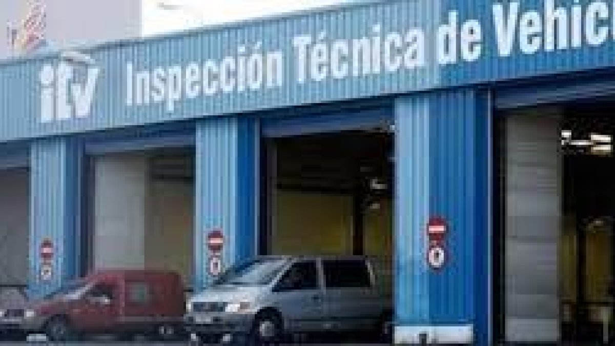 Interceptan en Foz, Lugo, un conductor que perdió el carné en el 2011 y le caducó el ITV en el 2013