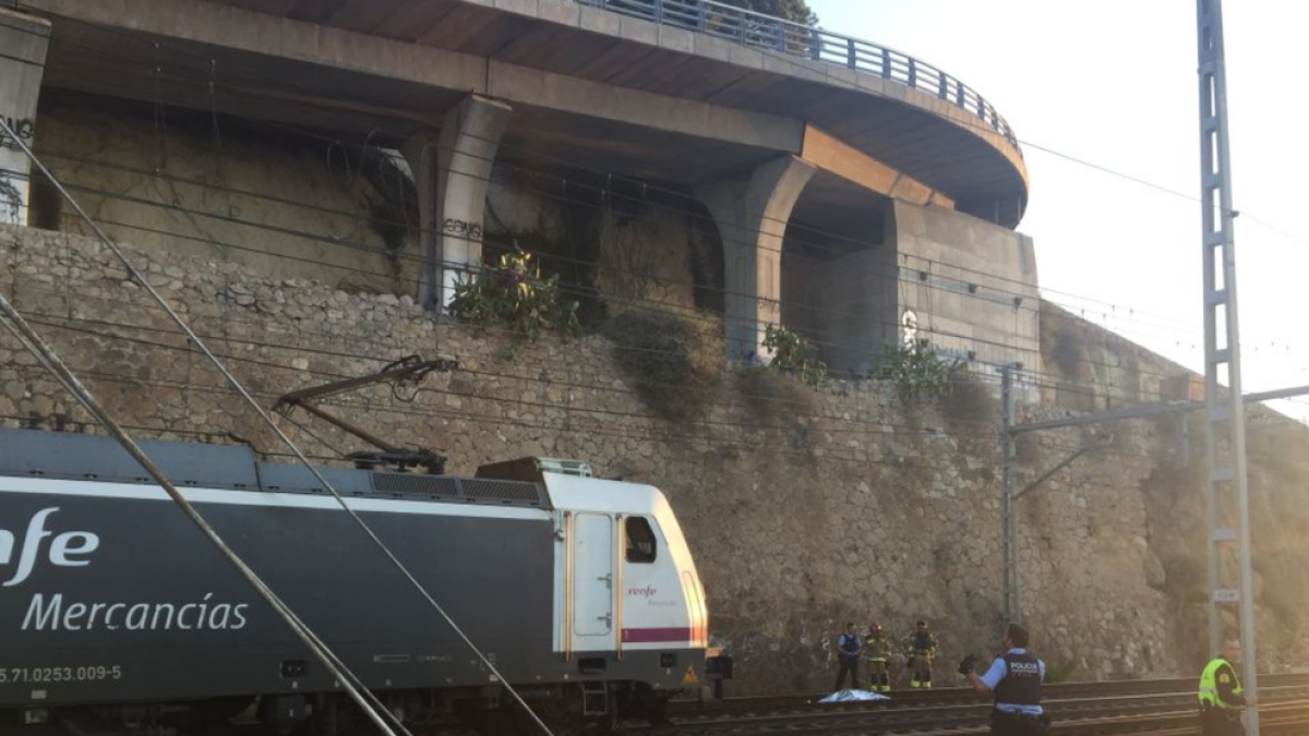 Investigan la causa de la muerte de un hombre aparecido en las vías del tren
