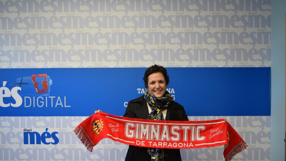 Recullen el premi de la bufanda del Nàstic del partit Sevilla Atlètic-Nàstic