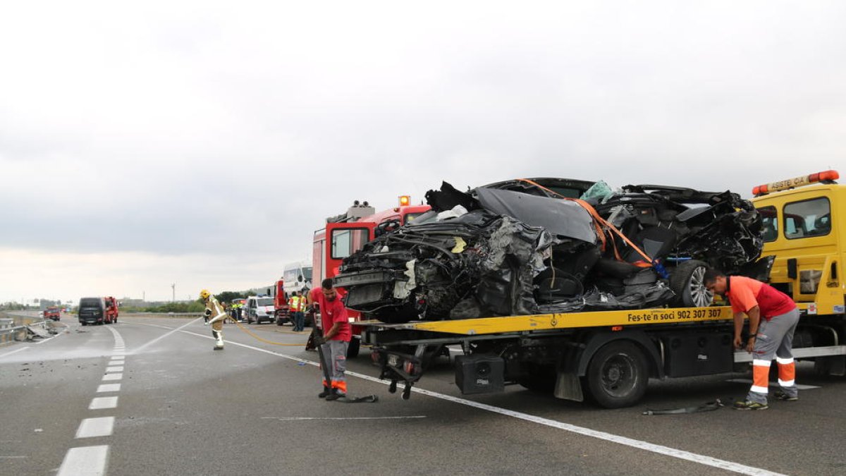 accident mortal, víctimes trànsit, xoc frontal, C-14, microbús