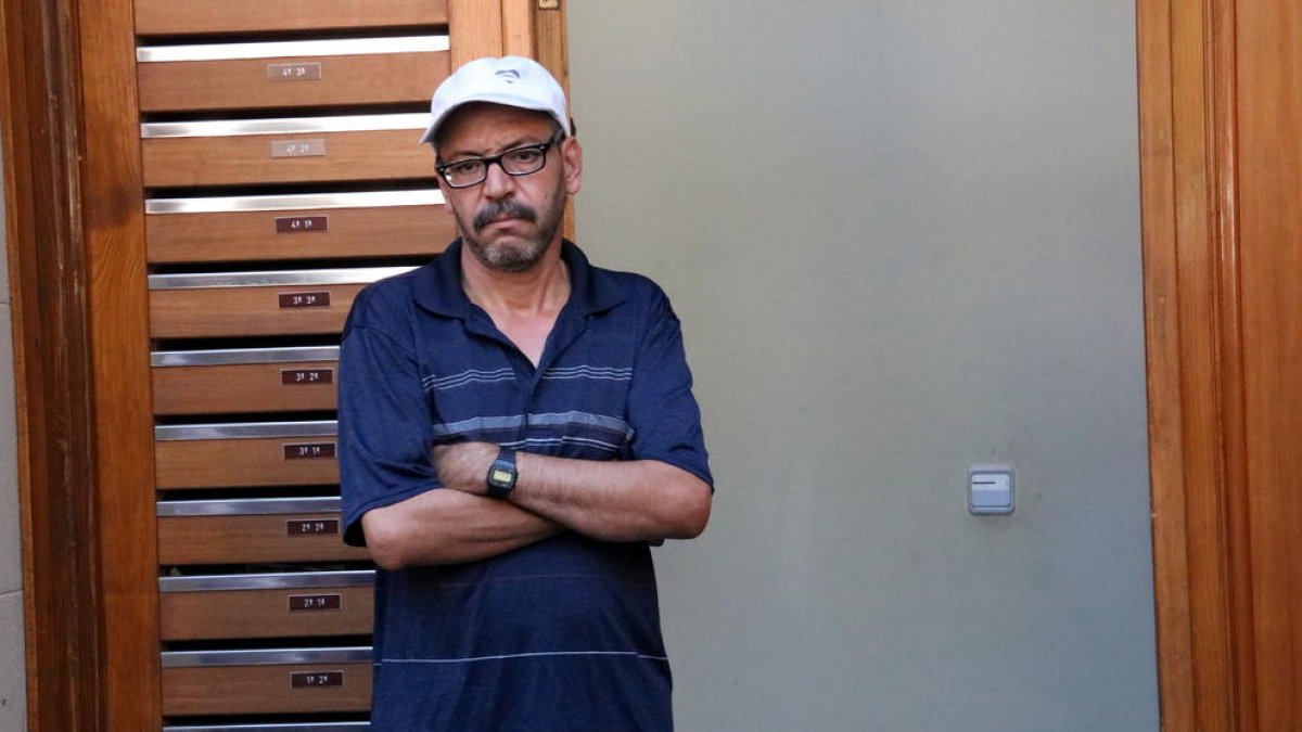 El pare de Mohamed Aallaa assegura que el seu fill detingut «no ha fet res»