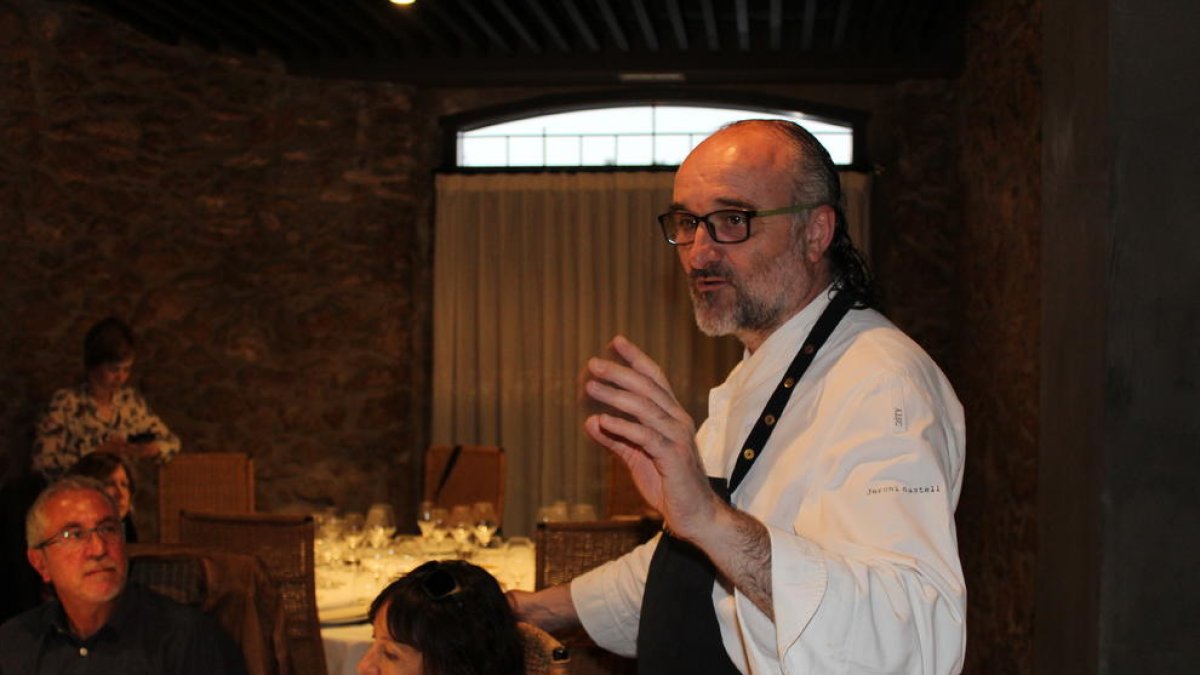 El restaurant Les Moles compleix 25 anys estimant la terra i l'oli d'on va néixer