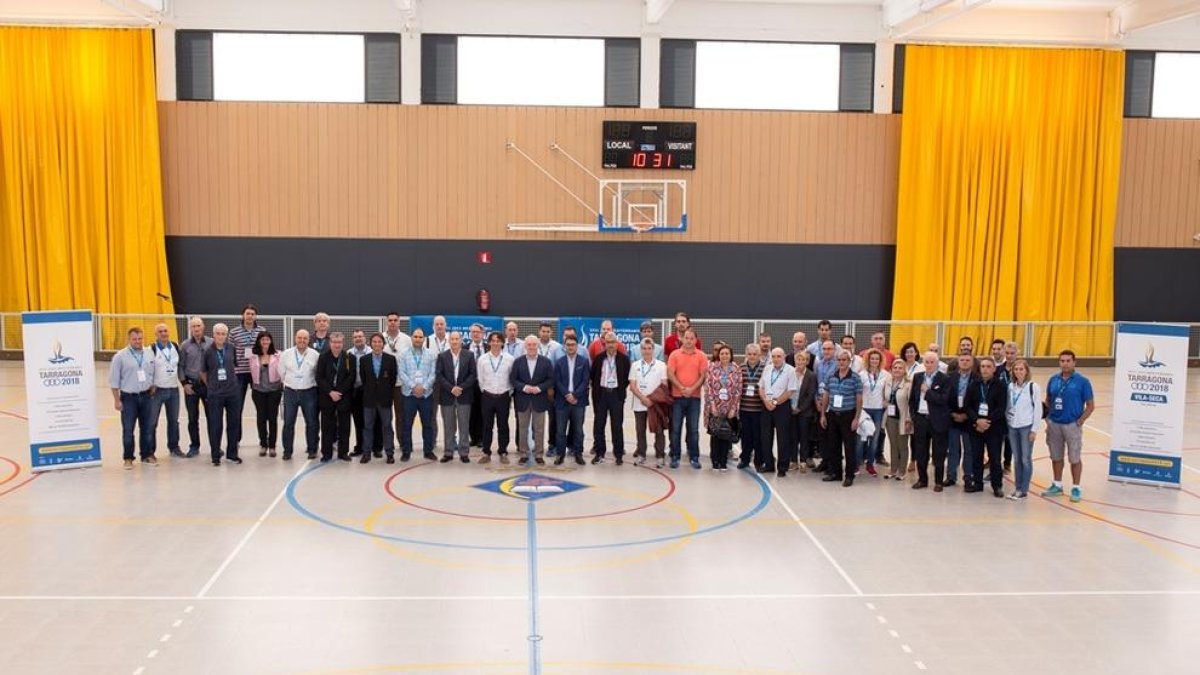 Representants internacionals dels països participants als Jocs visiten el Pavelló de Vila-seca