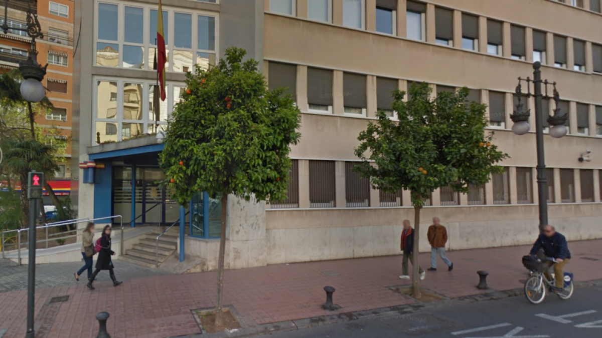 Le rompe una costilla a un anciano de 85 años porque le recriminó que su perro orinara en la vía pública