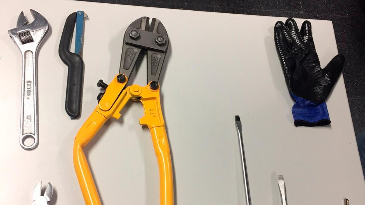 Detenido en Cambrils un ladrón que no consigue entrar a un bar de la calle Barcelona