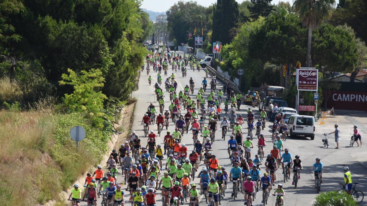 Cerca de 350 bicicletas toman Torredembarra