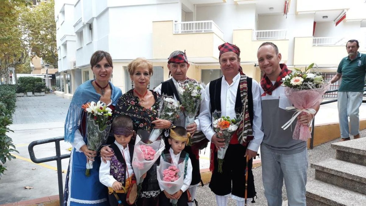 La comunidad aragonesa de Salou celebra el Día del Pilar