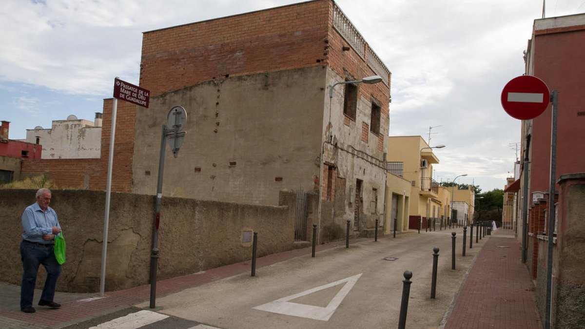 Mas Abelló sigue esperando las cámaras diez días después de acabarse el plazo