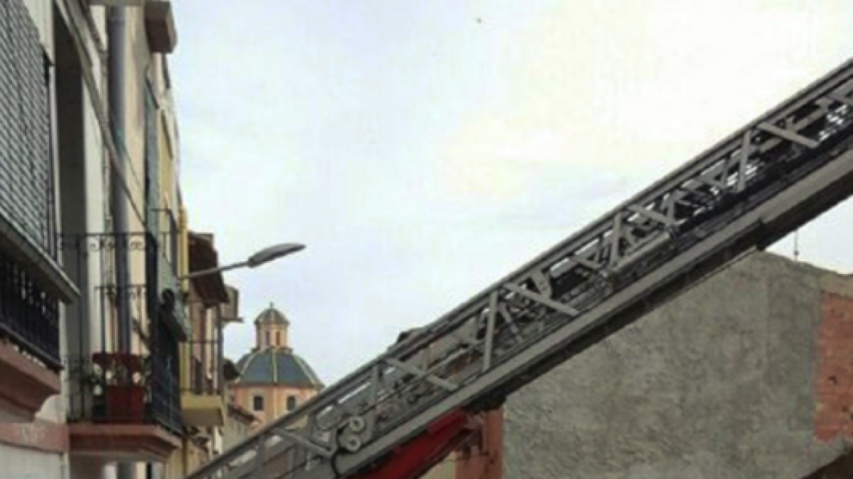 Incendio en la planta baja de una casa deshabitada de Ribja-Roja de Ebro