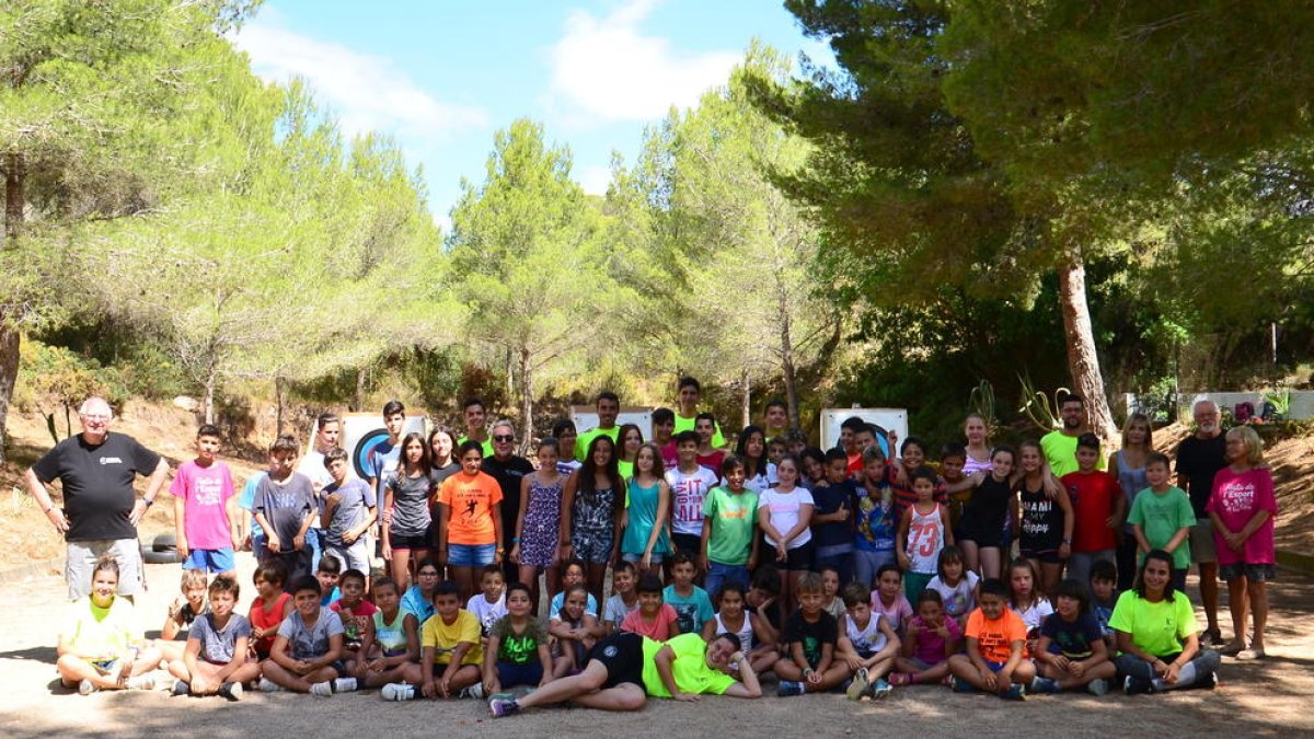 Una seixantena de joves arquers participen a la 14a Festa de l'Arqueria