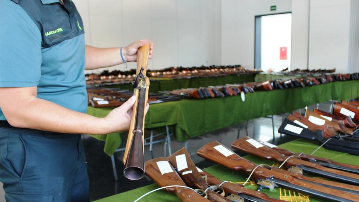 La Guardia Civil en Tarragona subastará, el próximo 23 de octubre, 621 armas