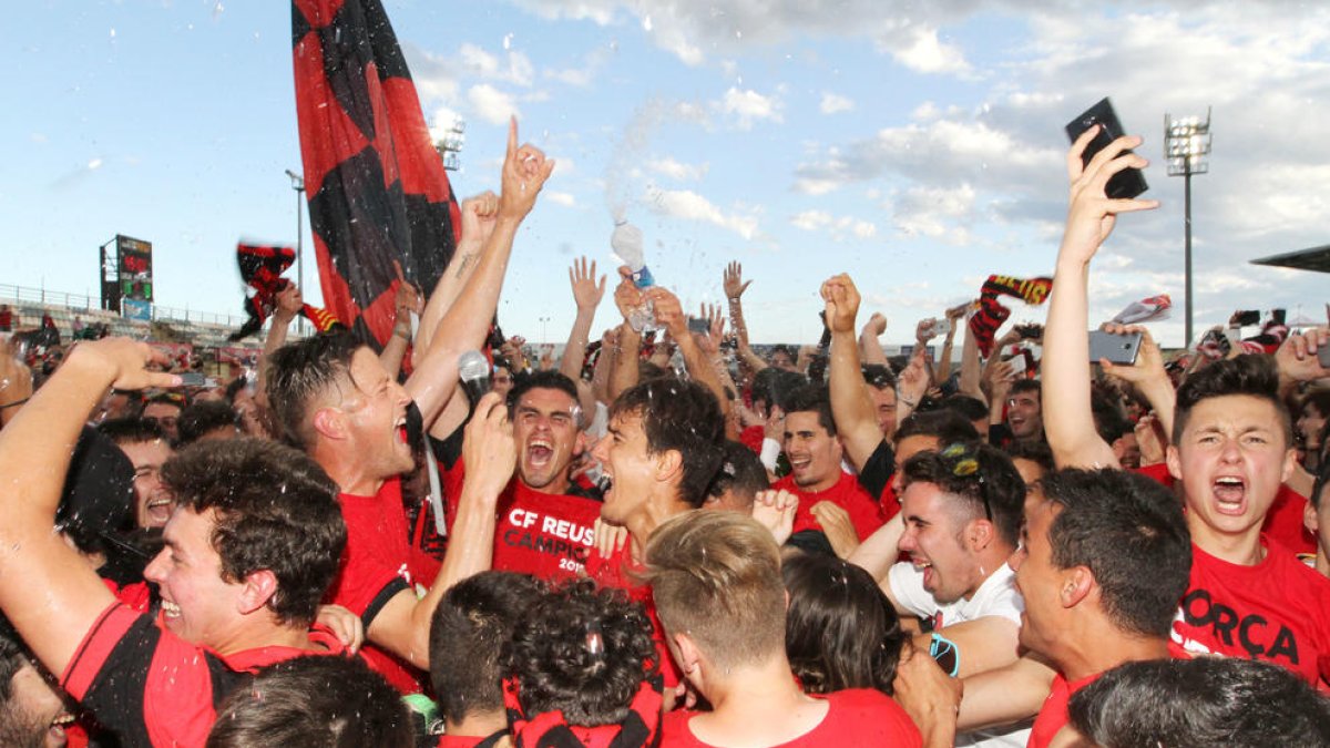 Els primers 365 dies de la història roig-i-negra a la Segona Divisió