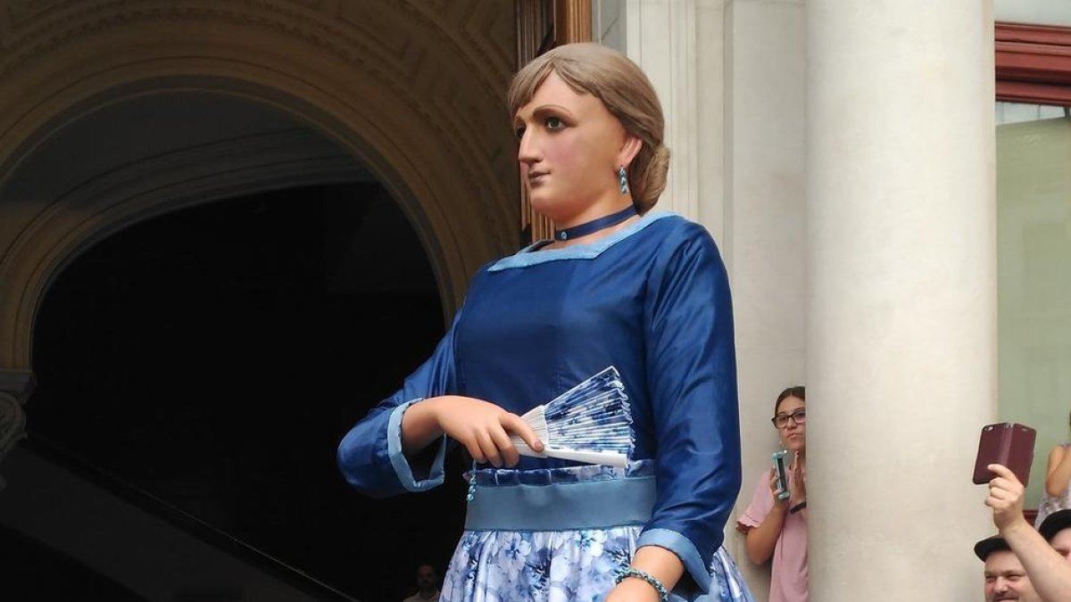 La Vitxeta estrena vestido en el congreso internacional 'Món Gegant'